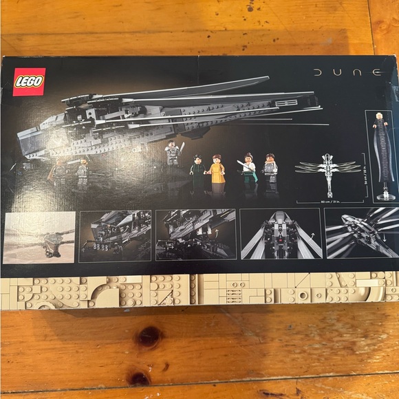 LEGO Dune Atreides Ornithopter - Picture 5 of 6